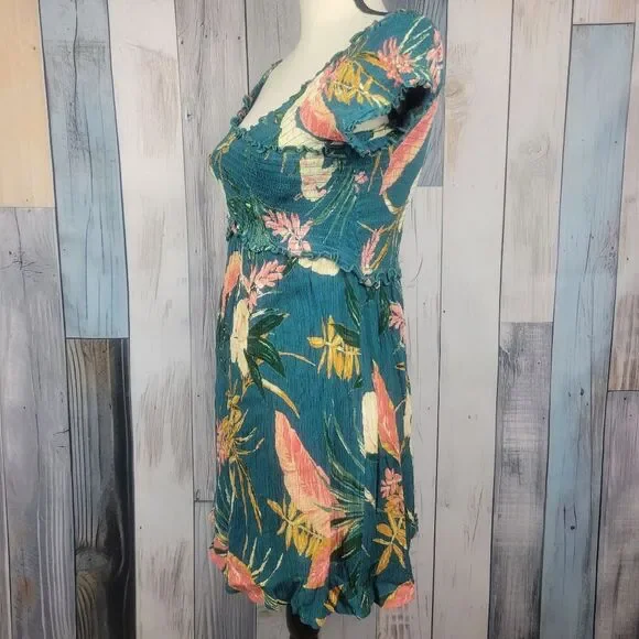 Patrons Off Peace Smocked Off Shoulder Dress Green Floral Size Medium - Picture 3 of 8
